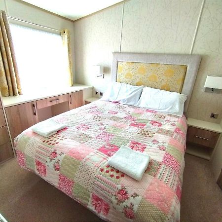Sand Le Mere Holiday Village Caravan Hire Tunstall  Eksteriør billede