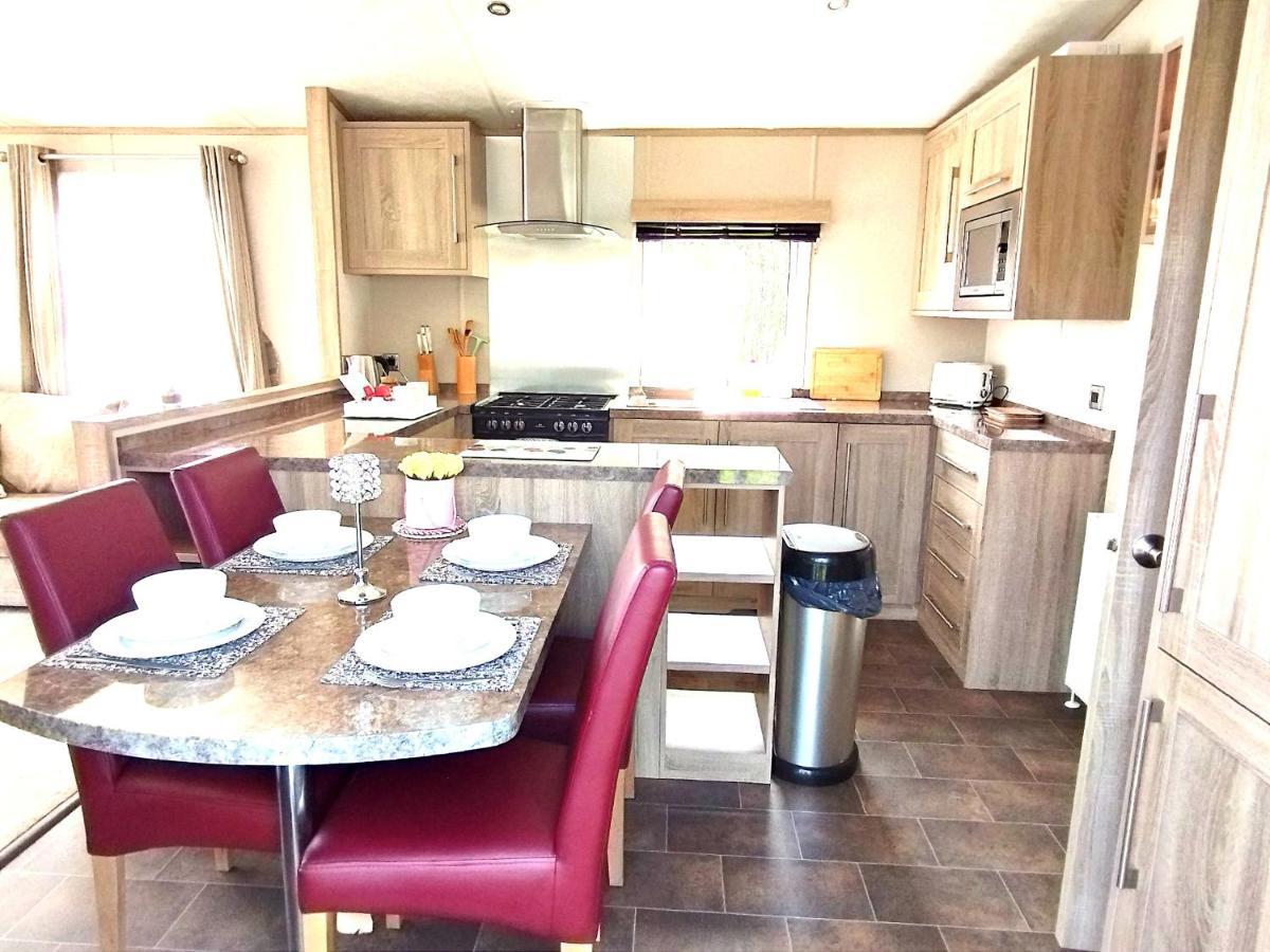 Sand Le Mere Holiday Village Caravan Hire Tunstall  Eksteriør billede