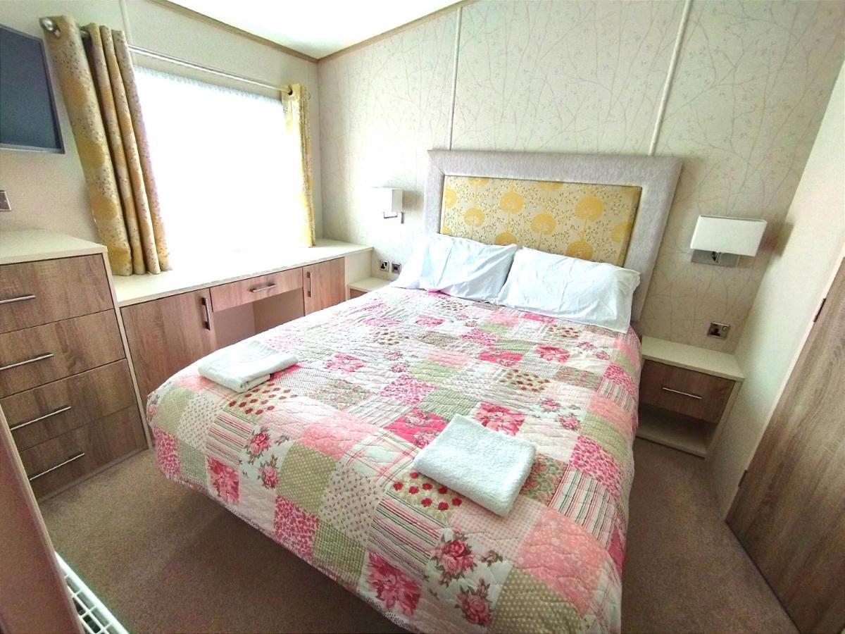 Sand Le Mere Holiday Village Caravan Hire Tunstall  Eksteriør billede